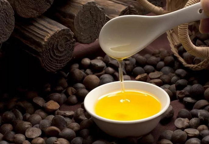 企鵝牌茶籽油雙螺桿榨油機(jī)，用心制造獲得客戶認(rèn)可(圖1)